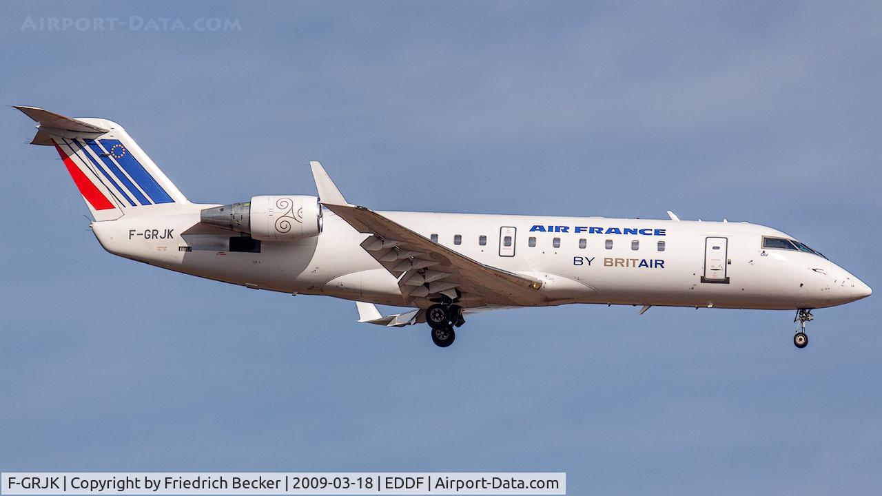 F-GRJK, 1998 Canadair CRJ-100ER (CL-600-2B19) C/N 7219, on final RW07R