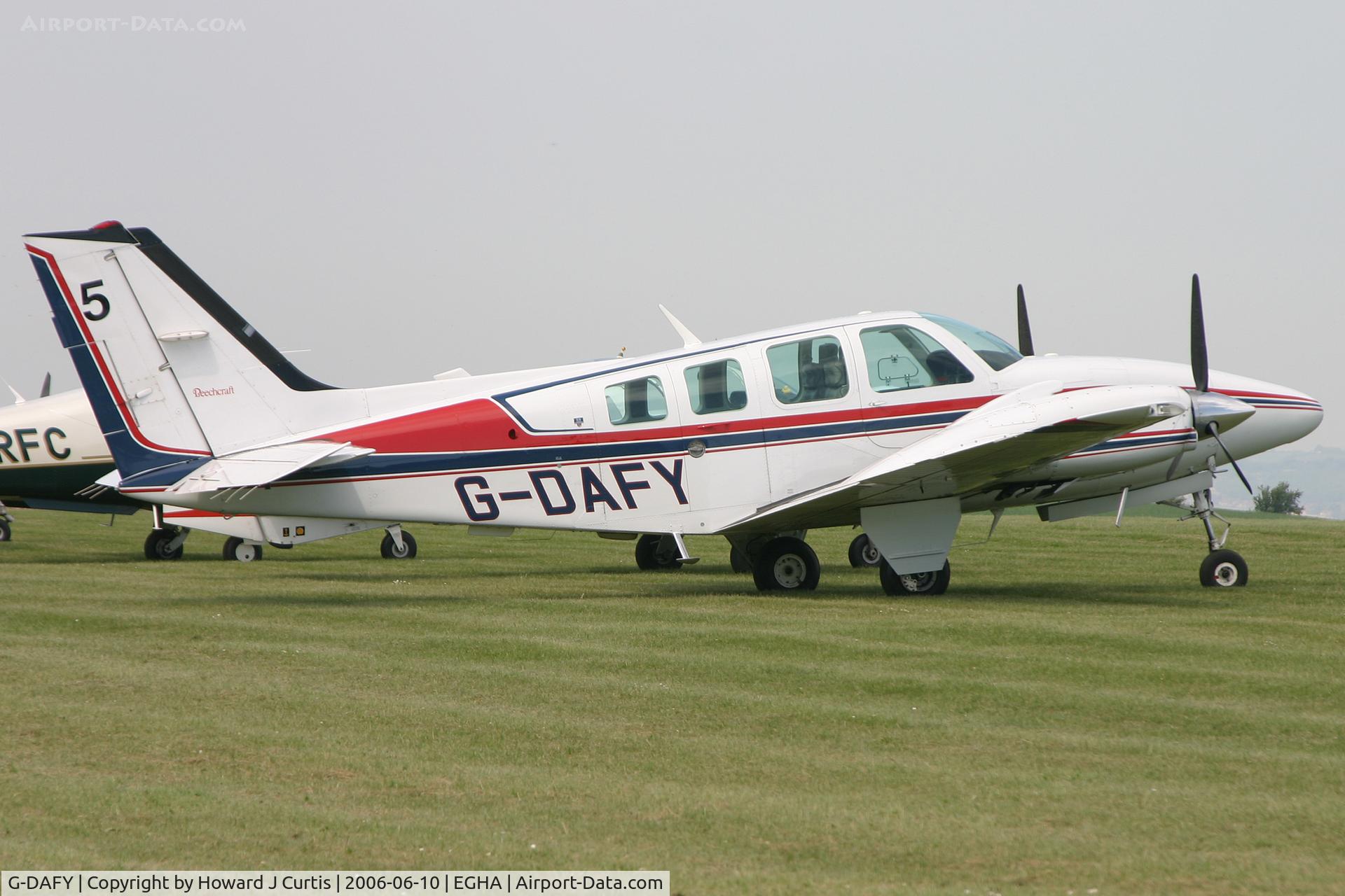 G-DAFY, 1990 Beech 58 Baron C/N TH-1591, Race number 5, at the Dorset Air Races.