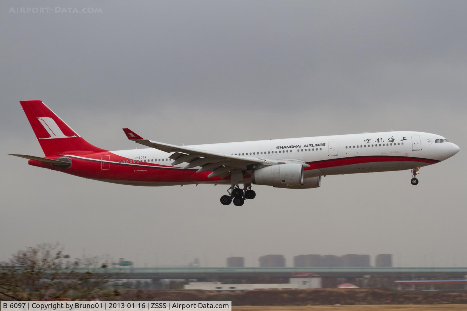 B-6097, 2007 Airbus A330-343X C/N 866, seen approach at SHA