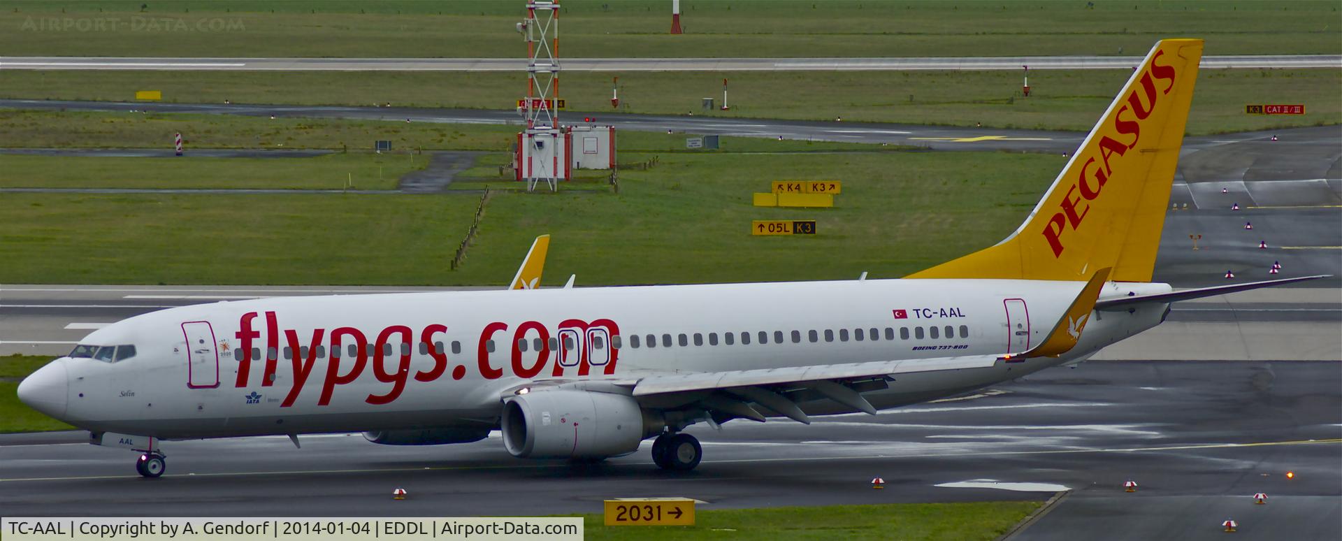 TC-AAL, 2009 Boeing 737-82R C/N 35984, Pegasus, is here shortly after landing at Düsseldorf Int'l(EDDL)