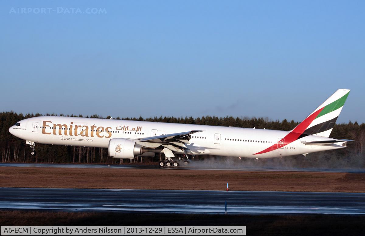 A6-ECM, 2009 Boeing 777-36N/ER C/N 37703, Landing runway 26.