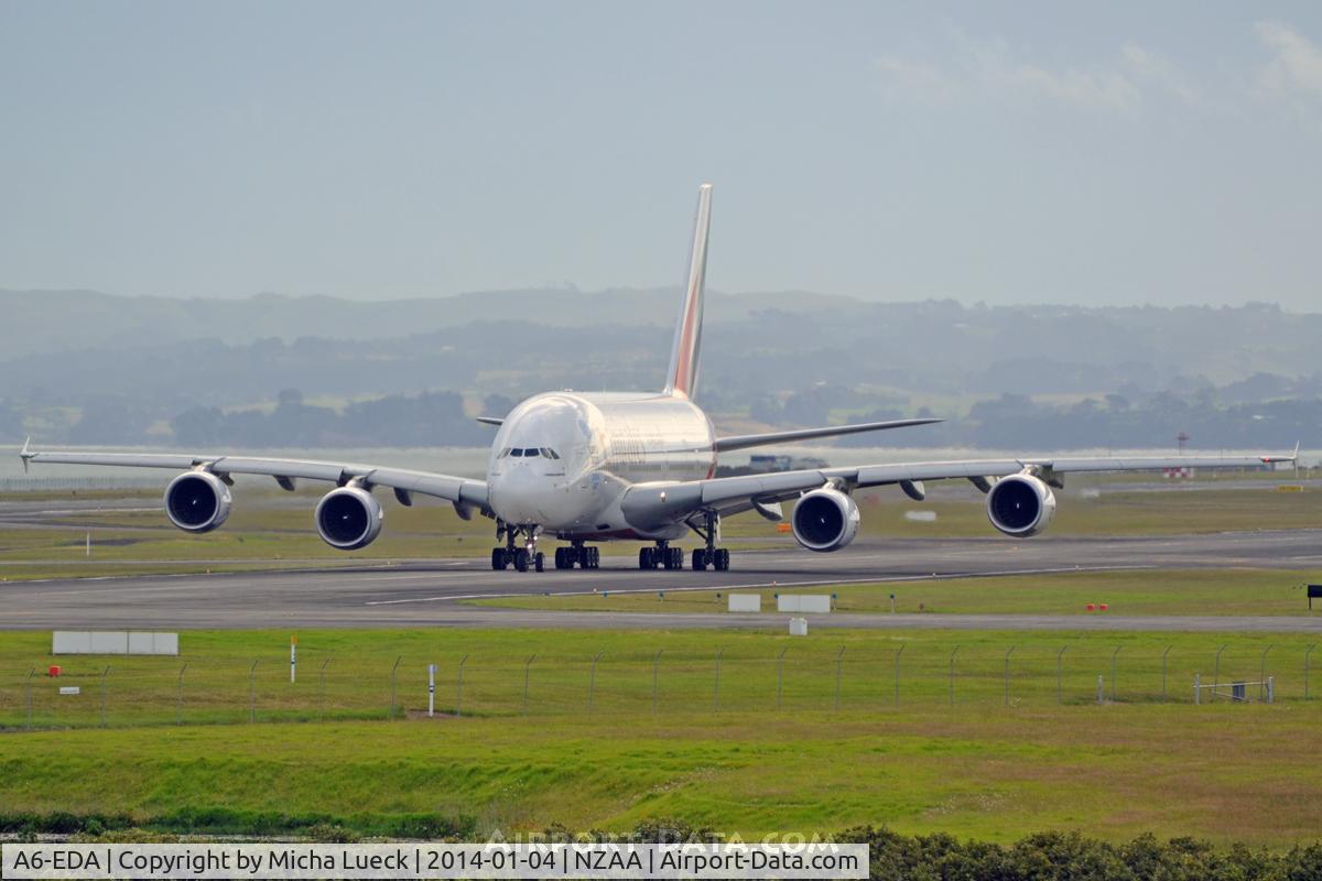 A6-EDA, 2007 Airbus A380-861 C/N 011, What a massive wing span!
