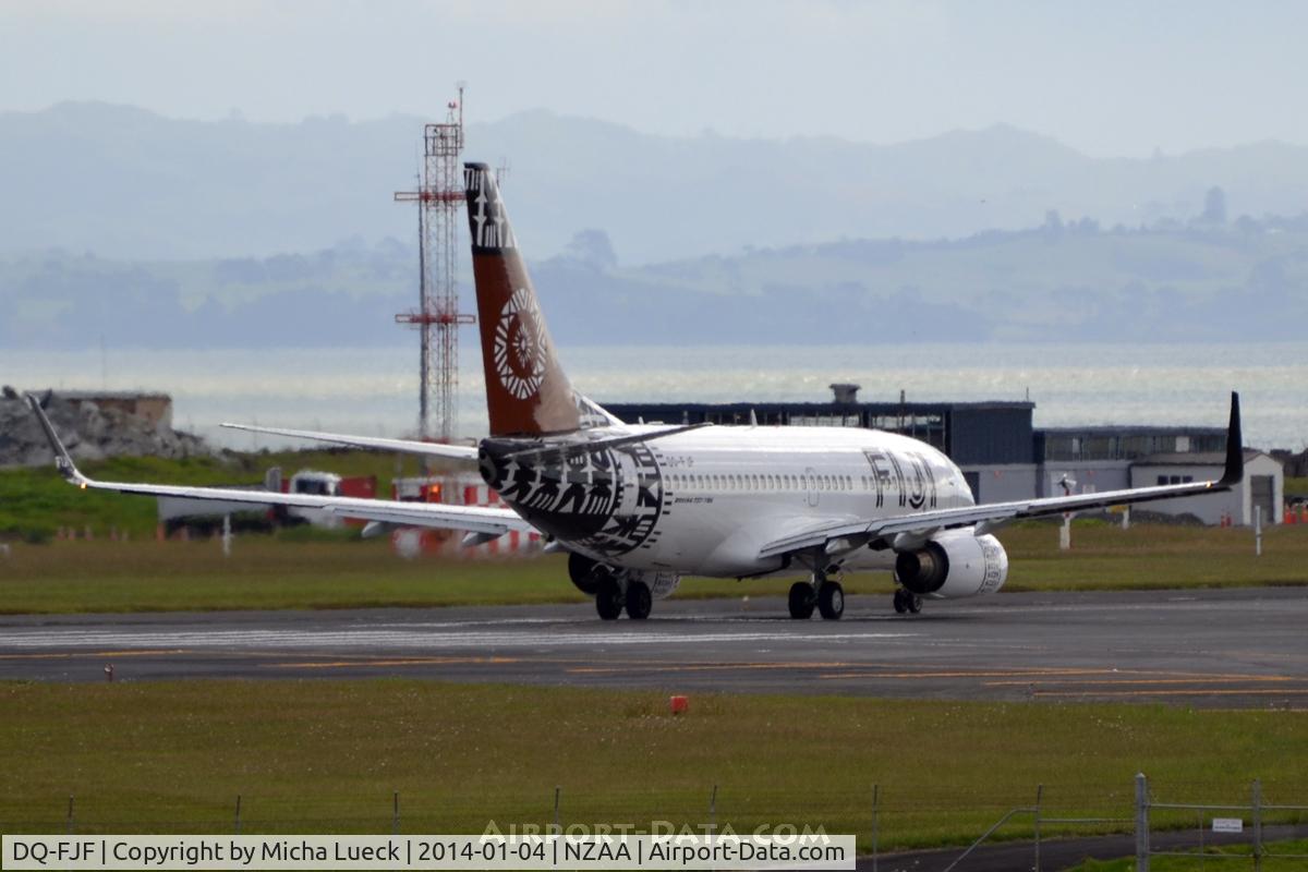 DQ-FJF, 1998 Boeing 737-7X2 C/N 28878, In new livery