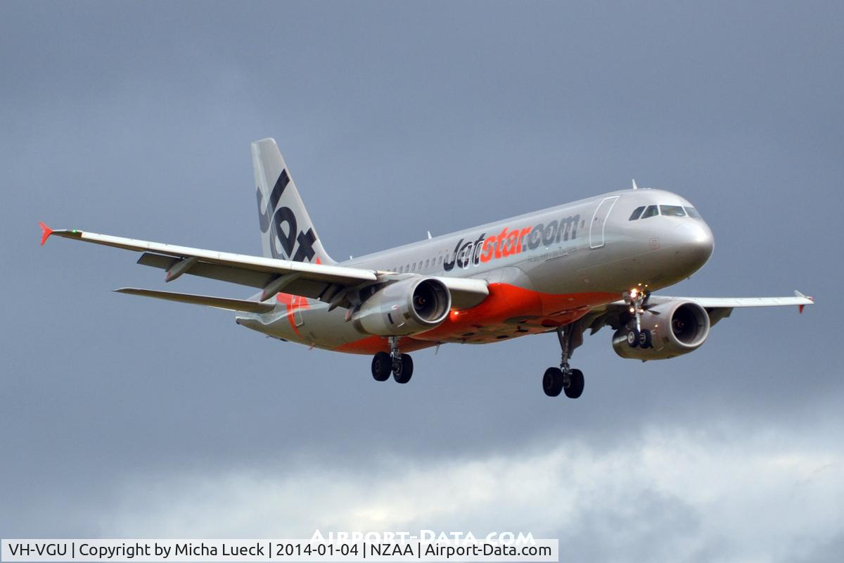 VH-VGU, 2010 Airbus A320-214 C/N 4245, At Auckland