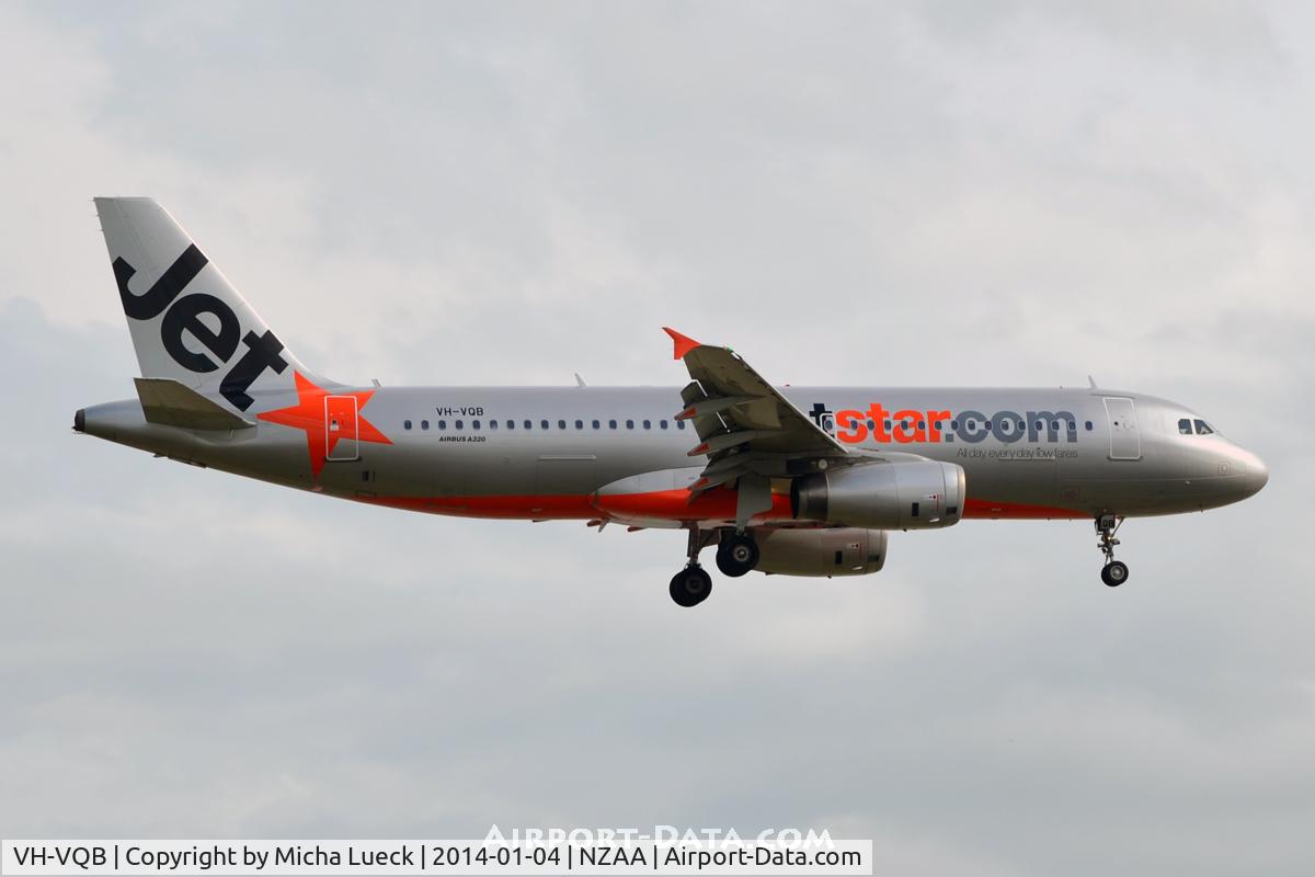 VH-VQB, 2009 Airbus A320-232 C/N 3743, At Auckland