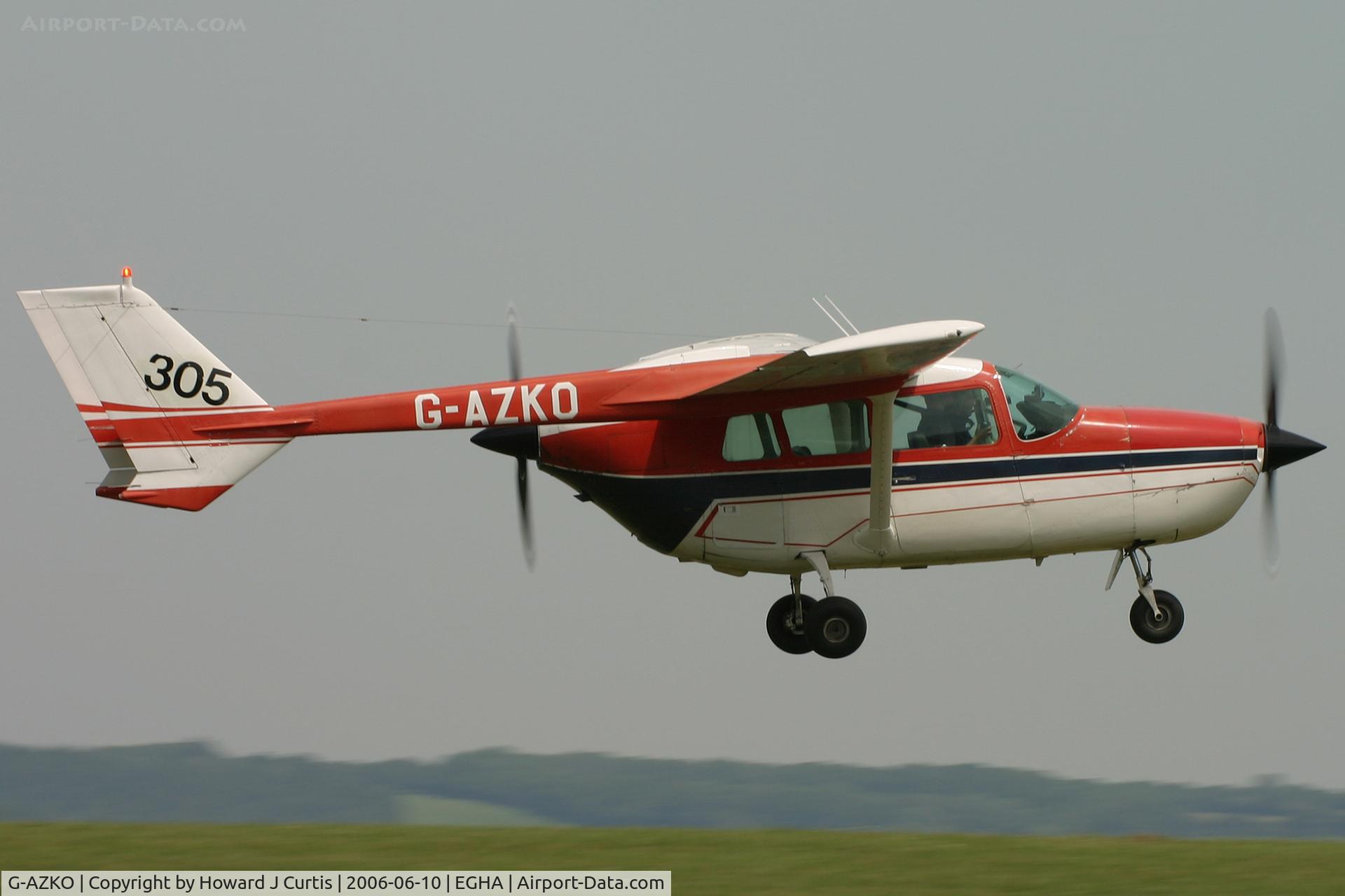 G-AZKO, 1971 Reims F337F Super Skymaster C/N F3370041, Race number 305, at the Dorset Air Races.