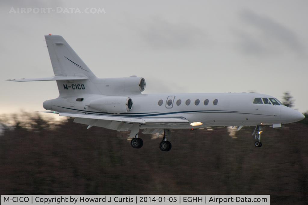 M-CICO, 2005 Dassault Falcon 50EX C/N 345, On approach to runway 26.