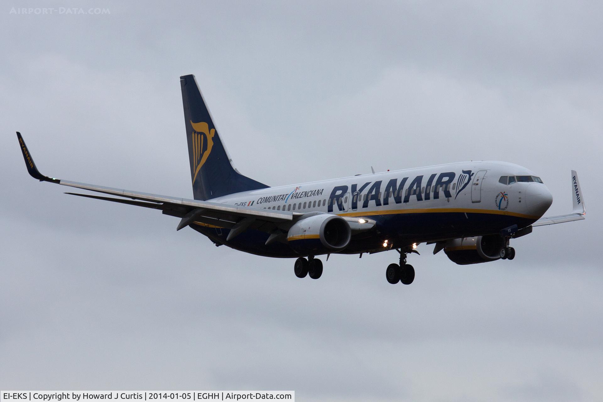 EI-EKS, 2010 Boeing 737-8AS C/N 38504, RYR6765 from Gran Canaria. On approach to runway 26.