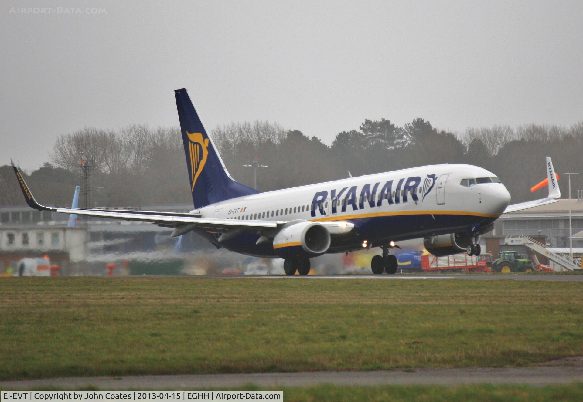 EI-EVT, 2012 Boeing 737-8AS C/N 40315, Rotating on 26