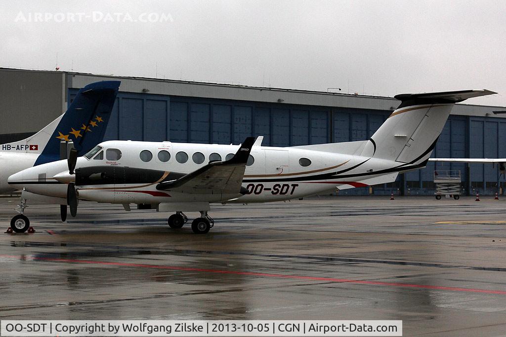 OO-SDT, 2012 Beechcraft B300 Super King Air 350 C/N FL-786, visitor