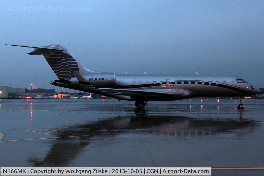 N166MK, 2006 Bombardier BD-700-1A11 Global Express C/N 9212, visitor