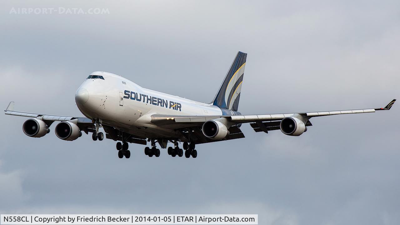 N558CL, 2006 Boeing 747-4EVF/ER C/N 35171, on final RW26