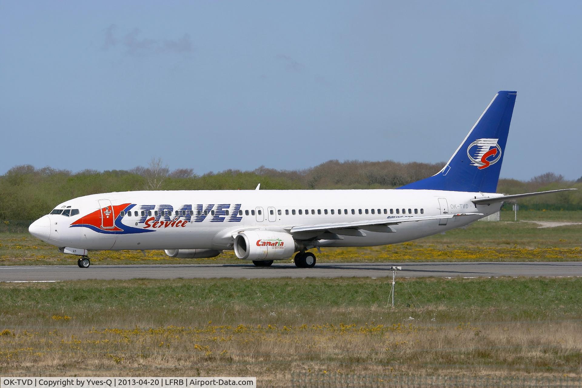 OK-TVD, 1999 Boeing 737-86N C/N 28595, Boeing 737-86N, Taxiing to holding point Rwy 7R, Brest-Bretagne Airport (LFRB-BES)