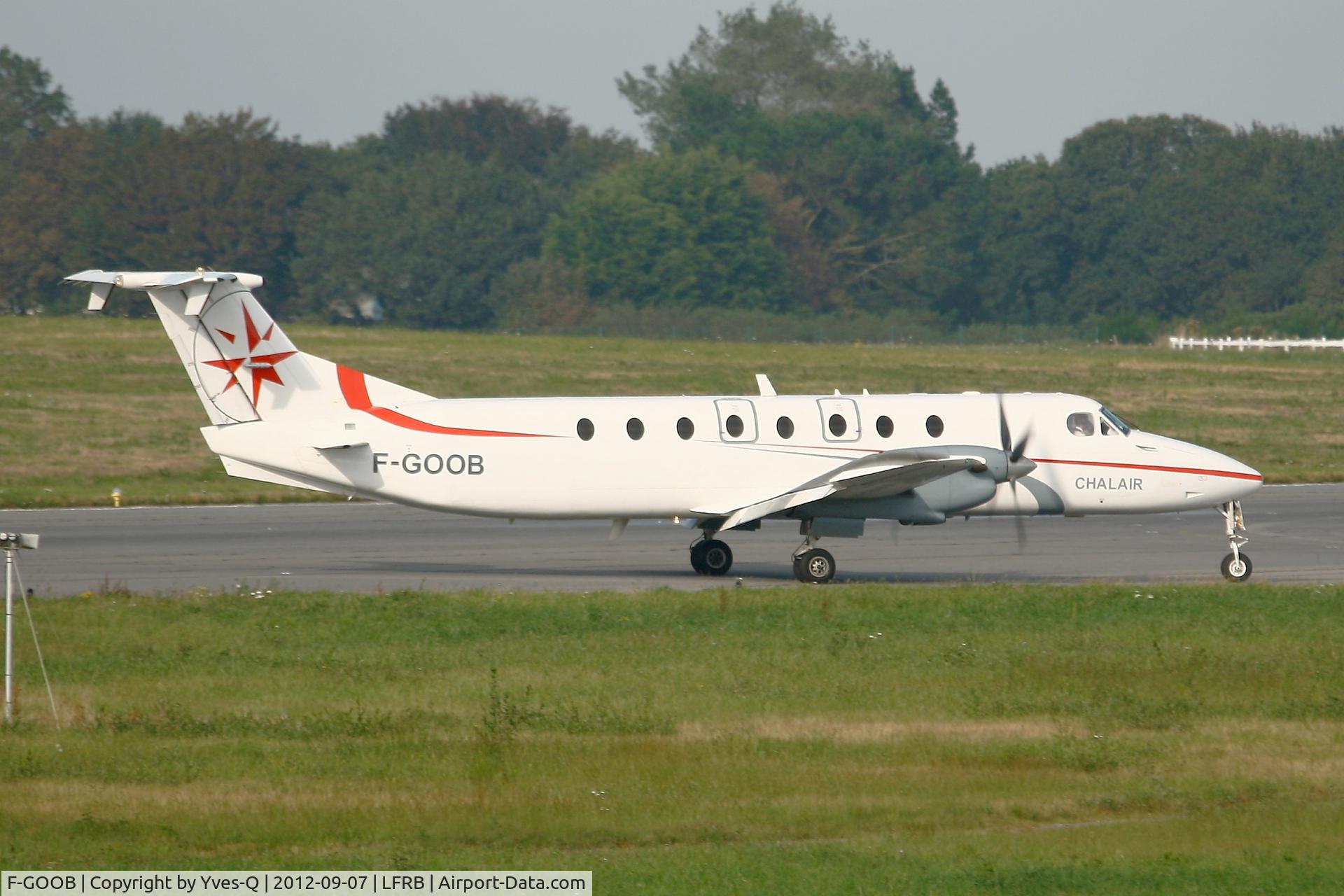 F-GOOB, 1991 Beech 1900C C/N UC-153, Beech 1900C, Taxiing to boarding area, Brest-Bretagne Airport (LFRB-BES)