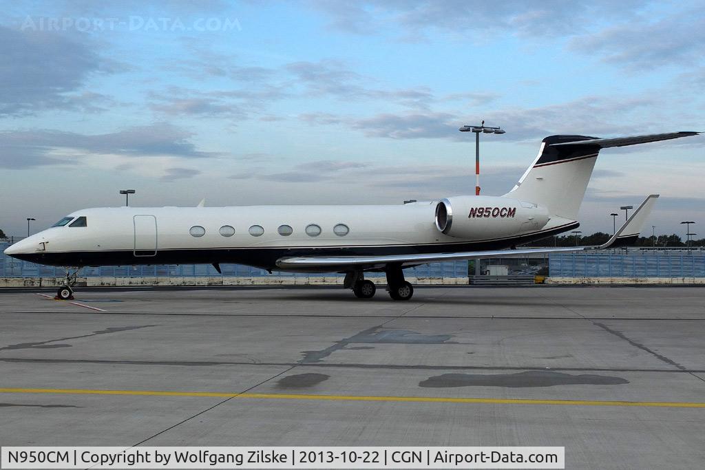 N950CM, 1999 Gulfstream Aerospace G-V C/N 592, visitor