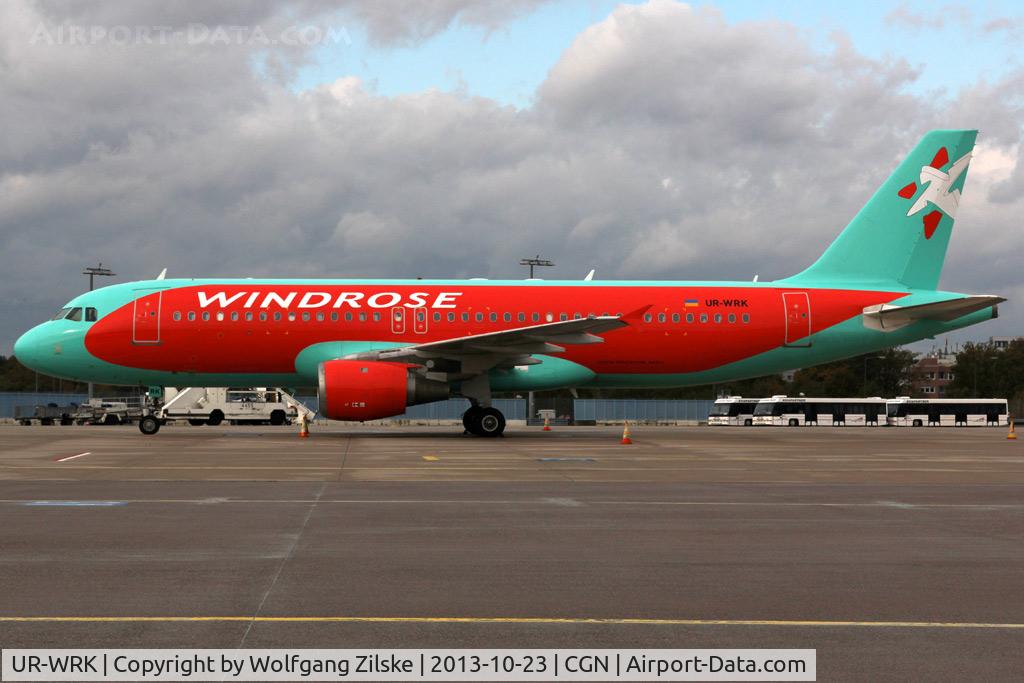 UR-WRK, Airbus A320-211 C/N 235, visitor