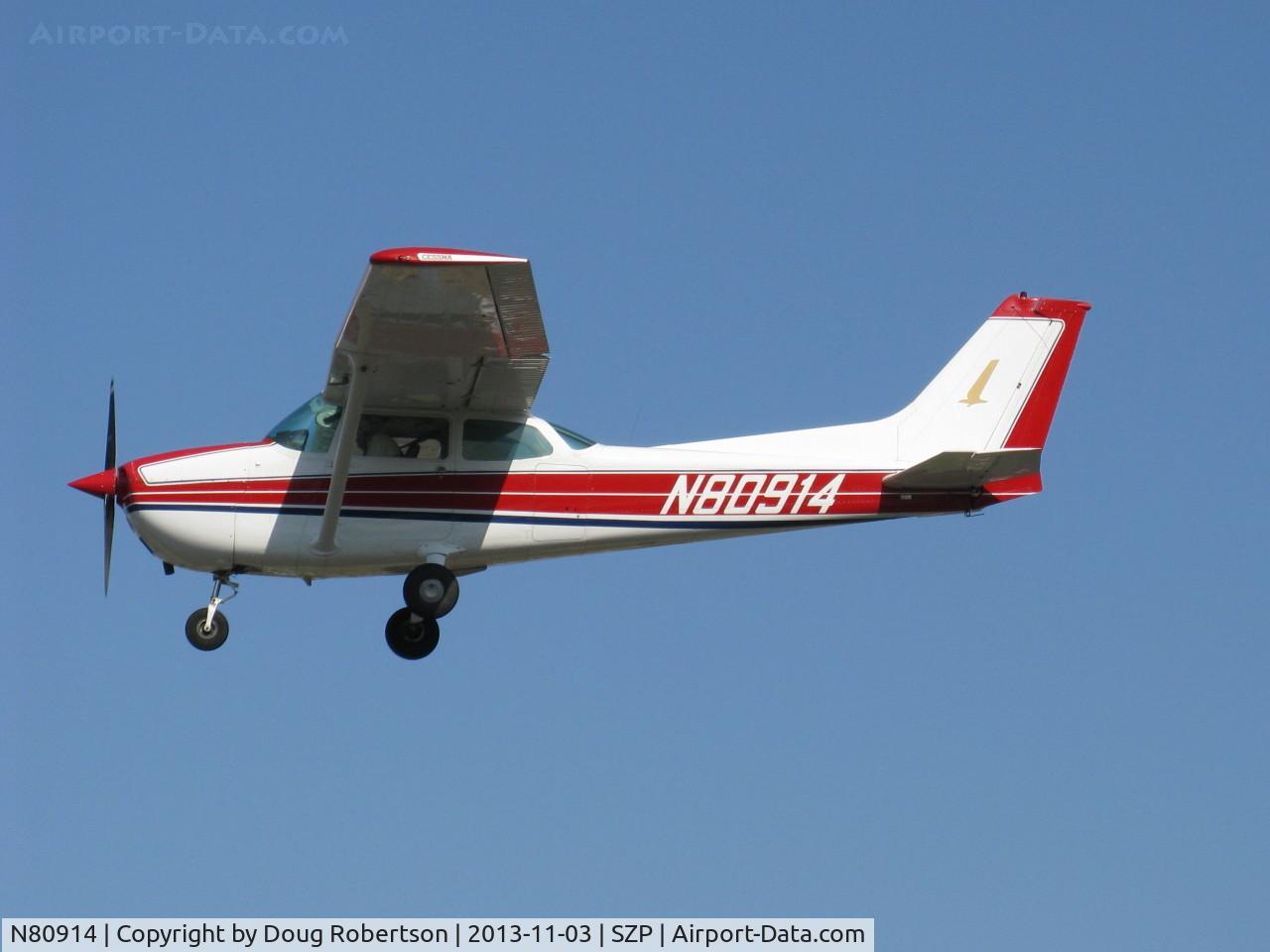N80914, 1976 Cessna 172M C/N 17266799, 1976 Cessna 172M SKYHAWK, Lycoming O-320-E2D 150 hp, another on final Rwy 22