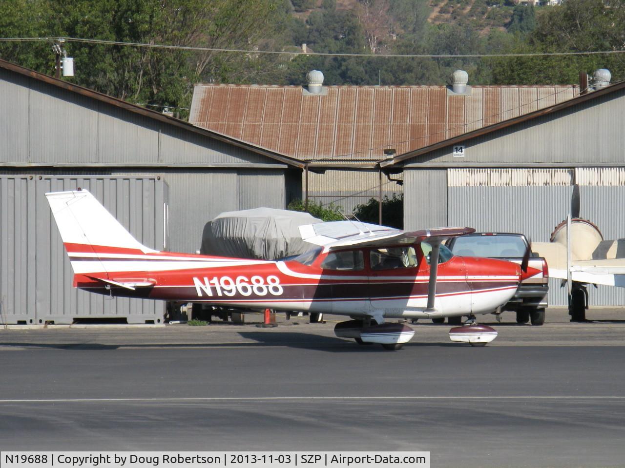 N19688, 1972 Cessna 172L C/N 17260671, 1972 Cessna 172L SKYHAWK, Lycoming O-320-E2D 150 hp, taxi back after landing Rwy 22