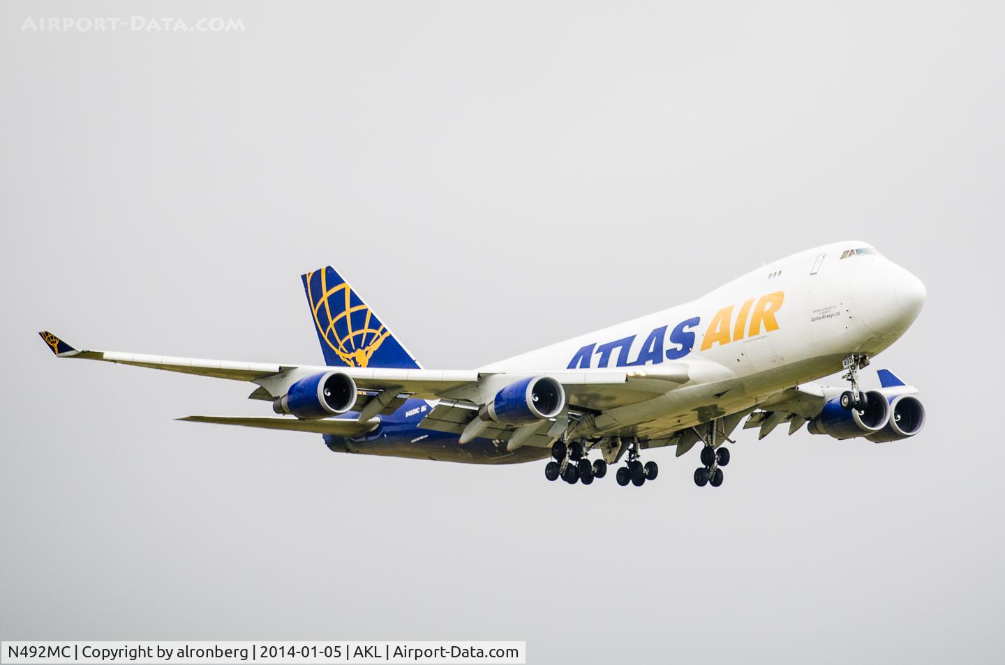 N492MC, 1998 Boeing 747-47UF C/N 29253, Atlas Air freighter flying for Qantas