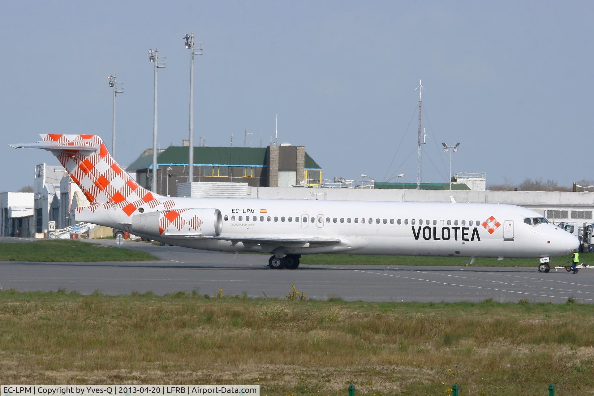 EC-LPM, 2005 Boeing 717-2BL C/N 55185, Boeing 717-2BL, Push back, Brest-Bretagne Airport (LFRB-BES)