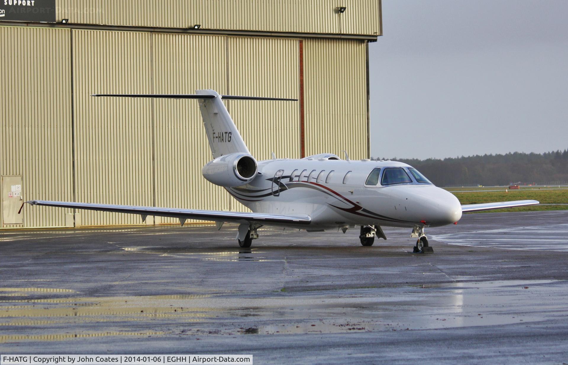 F-HATG, 2012 Cessna 525C CitationJet CJ4 C/N 525C-0115, Visiting Signatures again.