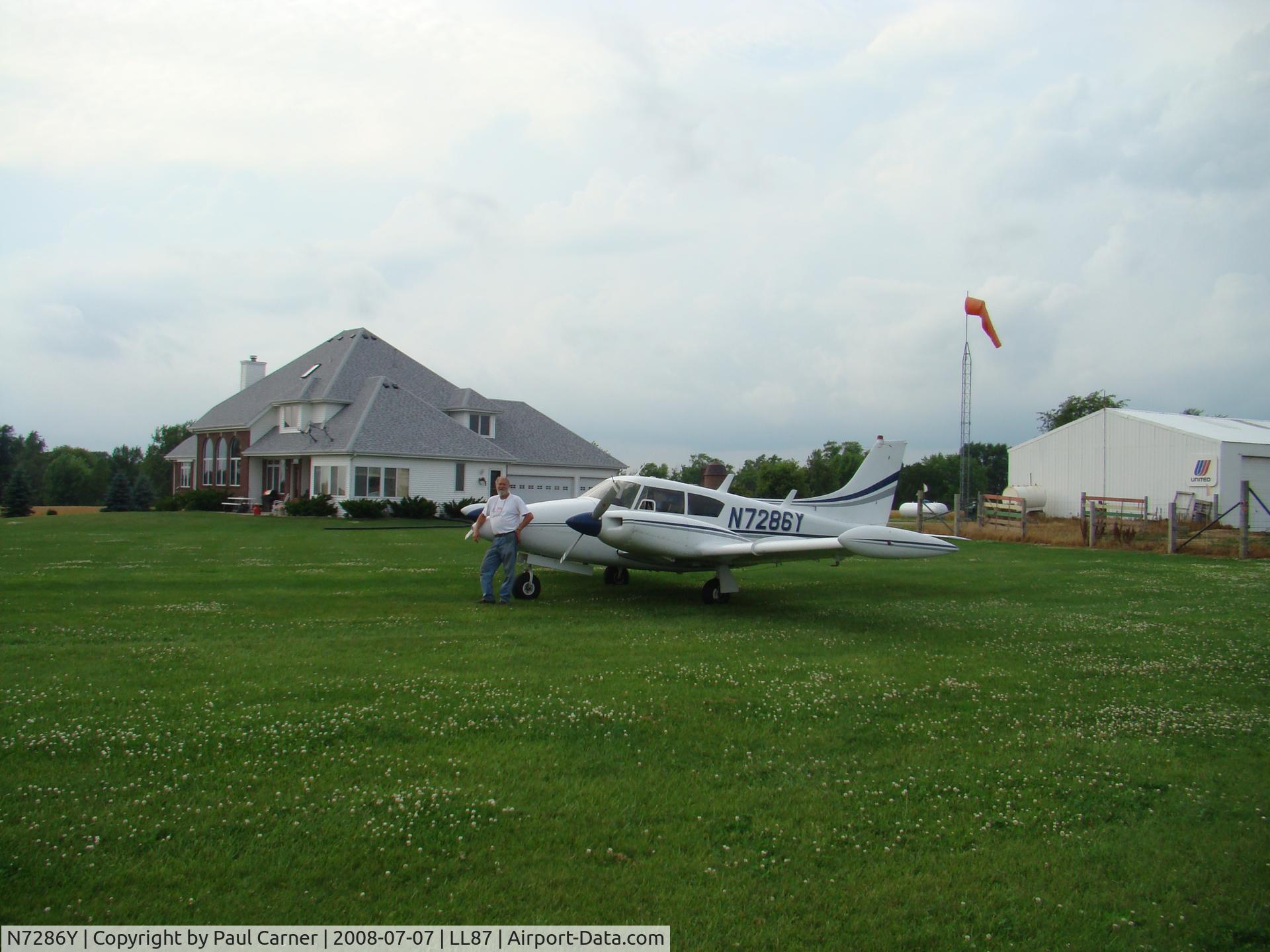 N7286Y, 1964 Piper PA-30 Twin Comanche C/N 30-324, N7286Y at LL-87, Rockton, Illinois
owner / pilot Dwight Dendy