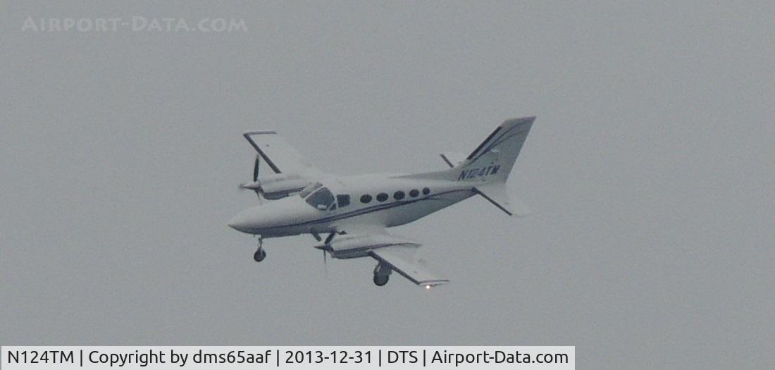 N124TM, Cessna 421C Golden Eagle C/N 421C-0898, Flying into DTS