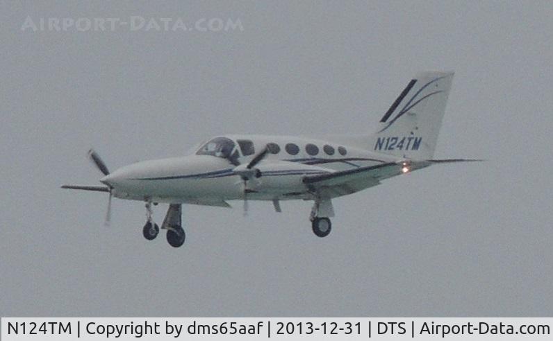 N124TM, Cessna 421C Golden Eagle C/N 421C-0898, Flying into DTS