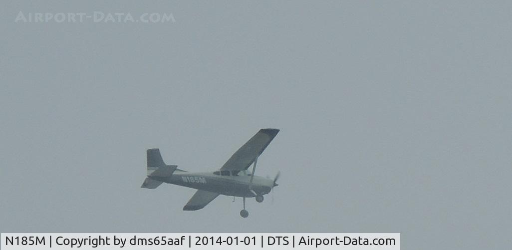 N185M, 1981 Cessna A185F Skywagon 185 C/N 18504264, Departing DTS