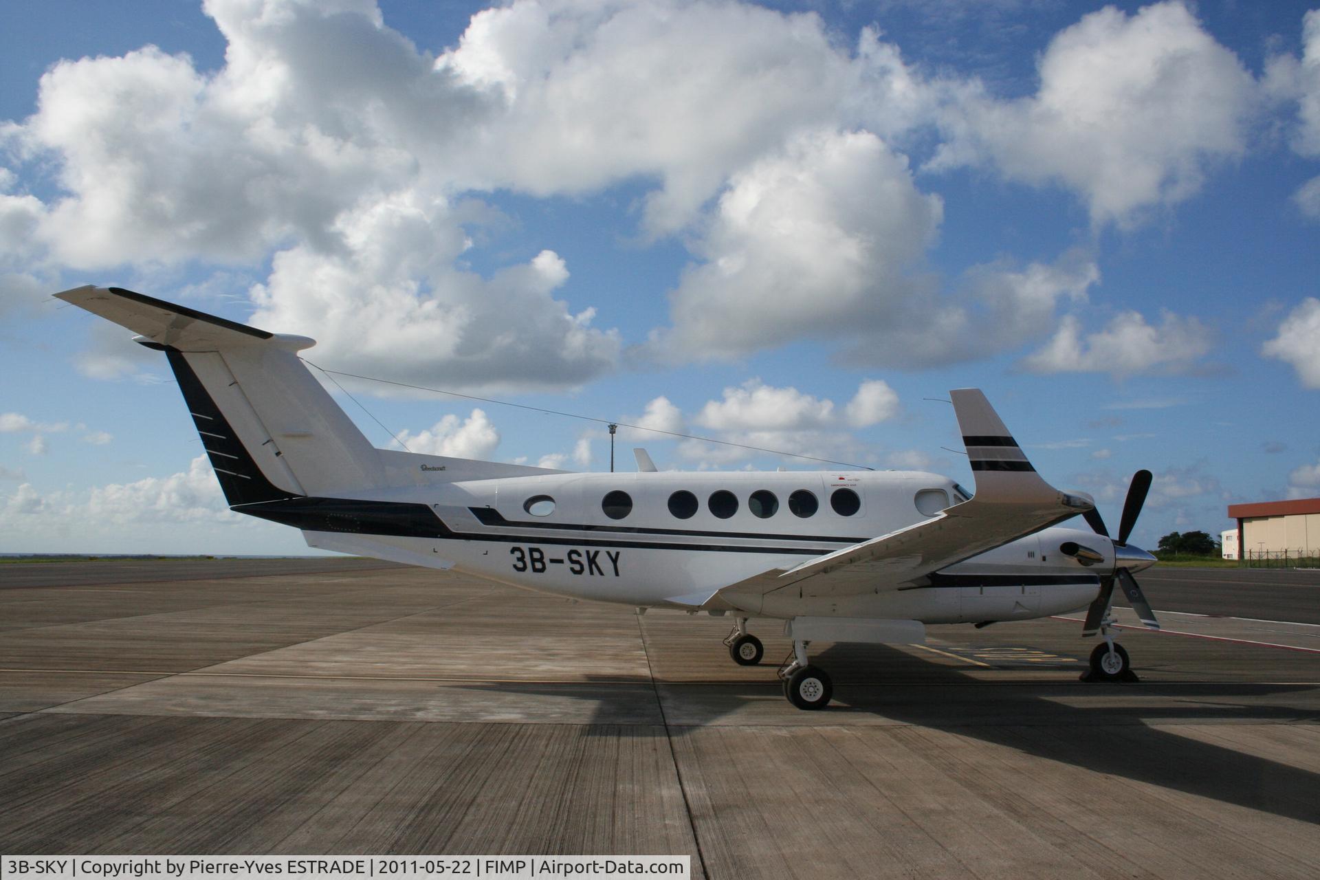 3B-SKY, 1990 Beech B200 King Air C/N BB-1363, Beechcraft B.200 GTO Super King-Air with full Raisbeck EPIC Platinum & BLR Winglets @ FIMP (Mauritius)