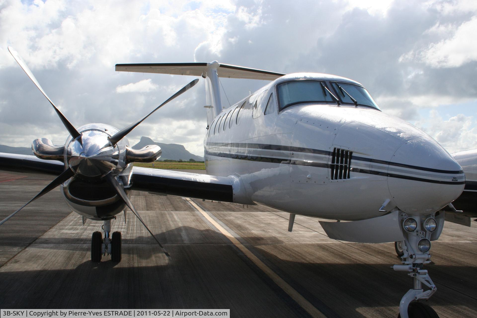 3B-SKY, 1990 Beech B200 King Air C/N BB-1363, Beechcraft B.200 GTO Super King-Air with full Raisbeck EPIC Platinum & BLR Winglets @ FIMP (Mauritius)