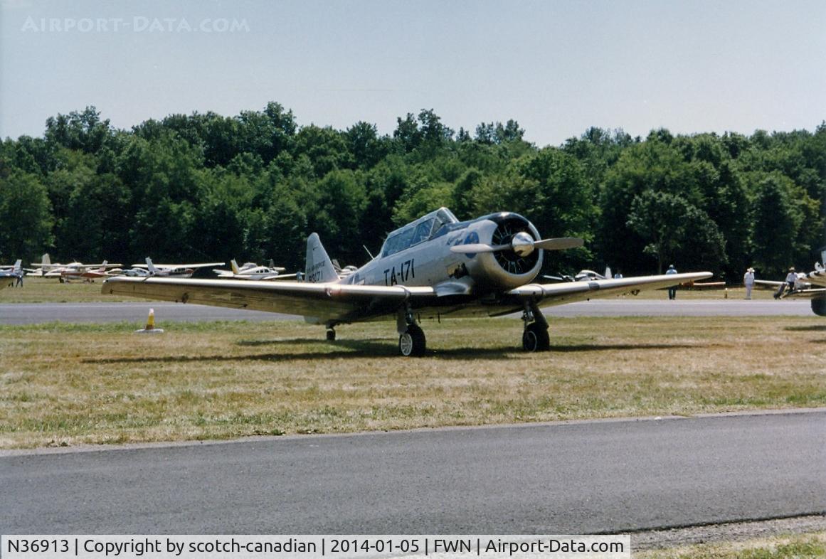 N36913, North American T-6G Texan C/N 168-275, North American T-6G, N36913, S/N 49-3171, at the 1993 Sussex Air Show, Sussex, NJ