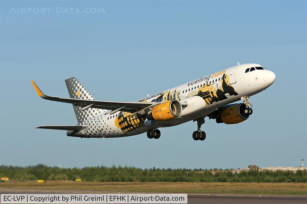 EC-LVP, 2013 Airbus A320-214 C/N 5587, Taken at EFHK.