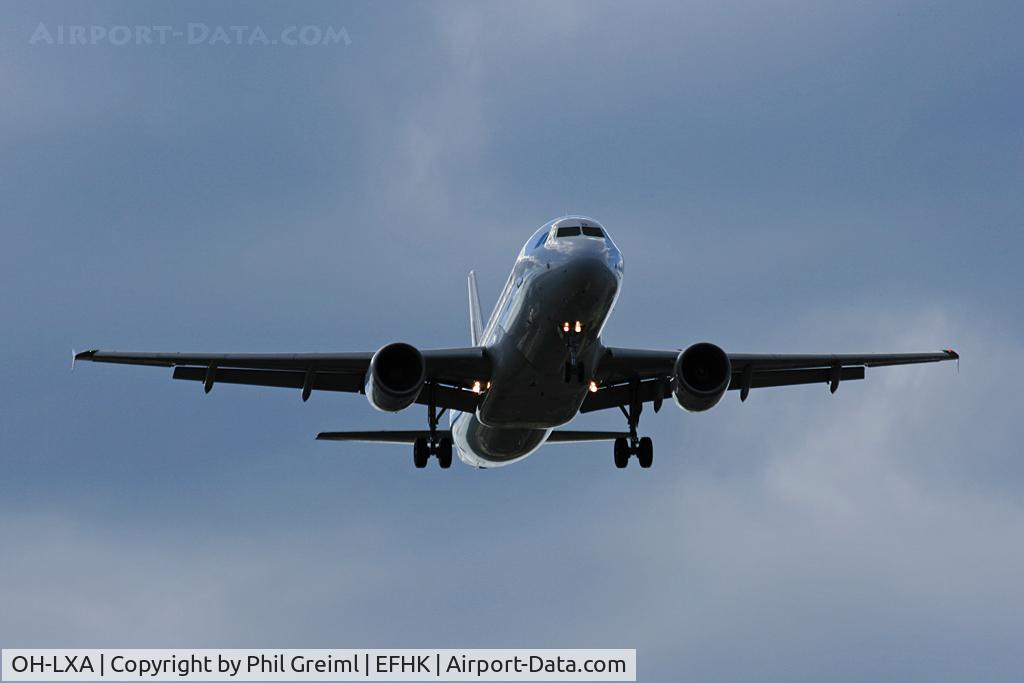 OH-LXA, 2001 Airbus A320-214 C/N 1405, Taken at EFHK.