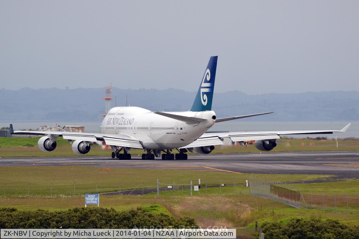 ZK-NBV, 1998 Boeing 747-419 C/N 26910, At Auckland