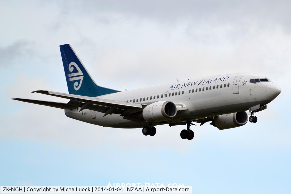 ZK-NGH, 1999 Boeing 737-319 C/N 25607, At Auckland