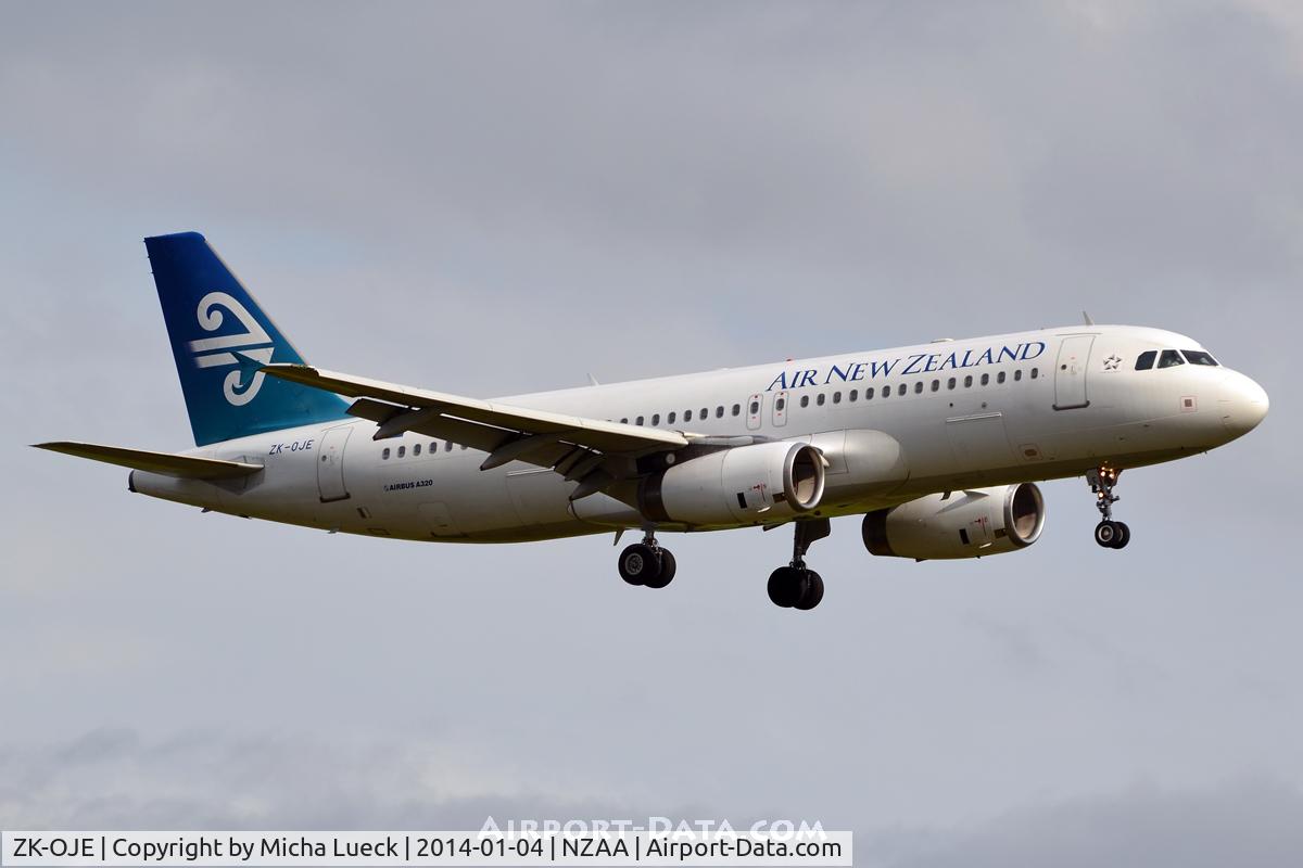 ZK-OJE, 2003 Airbus A320-232 C/N 2148, At Auckland