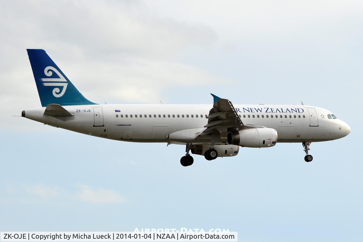 ZK-OJE, 2003 Airbus A320-232 C/N 2148, At Auckland