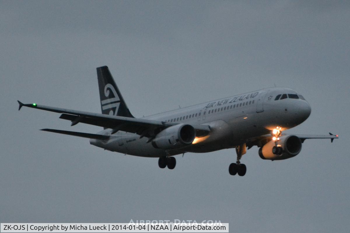 ZK-OJS, 2011 Airbus A320-232 C/N 4926, At Auckland