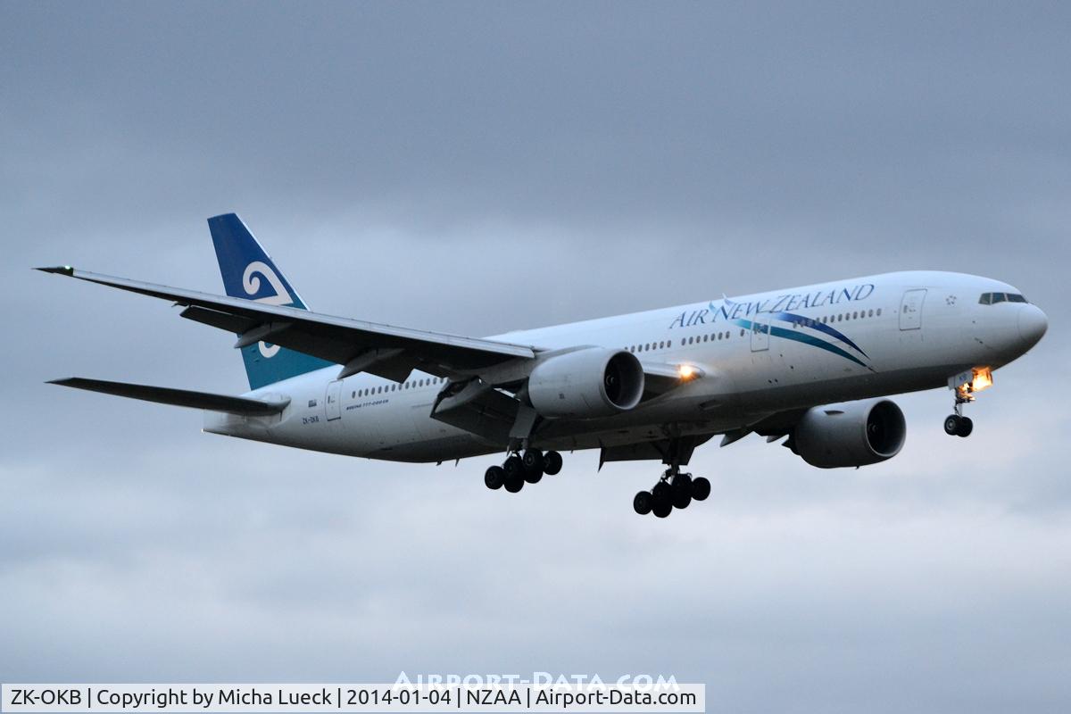 ZK-OKB, 2005 Boeing 777-219/ER C/N 34376, At Auckland