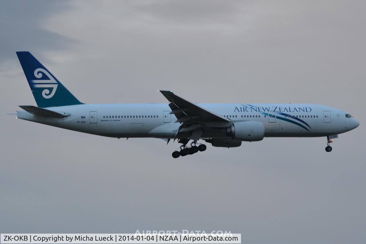 ZK-OKB, 2005 Boeing 777-219/ER C/N 34376, At Auckland