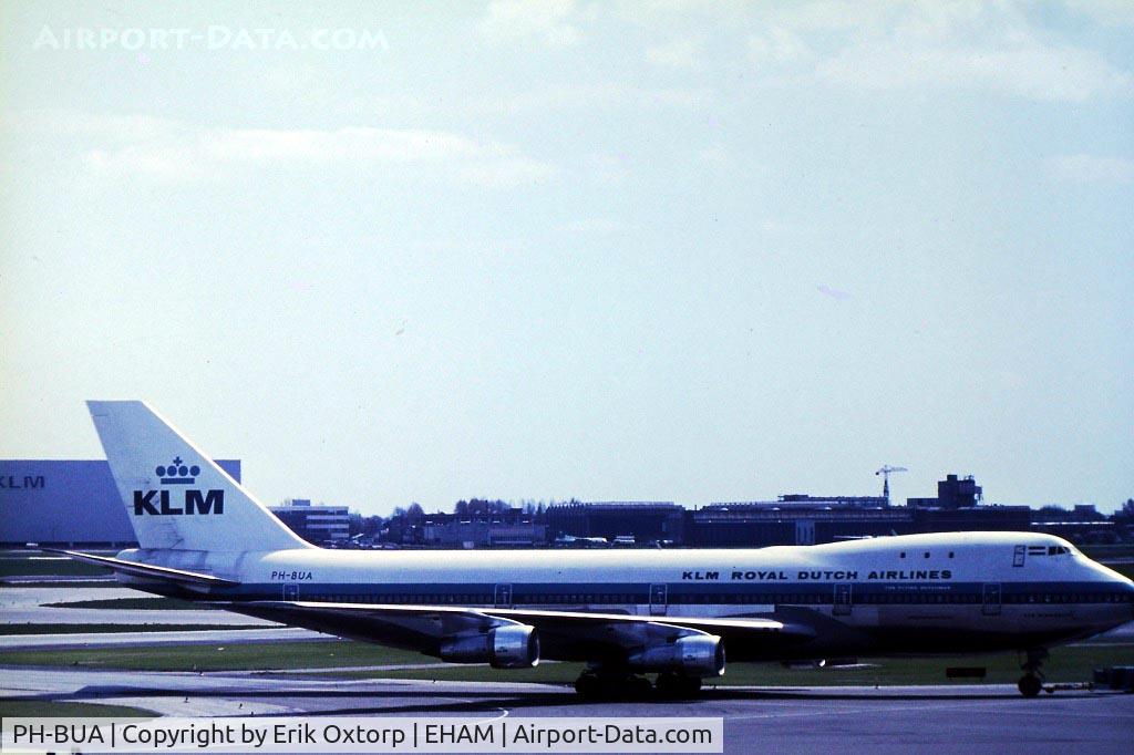 PH-BUA, 1971 Boeing 747-206B C/N 19922, PH-BUA in AMS. White top