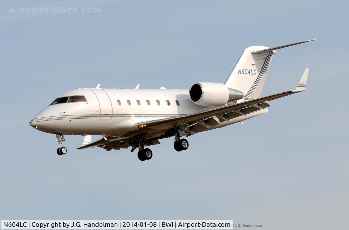 N604LC, 1998 Bombardier Challenger 604 (CL-600-2B16) C/N 5373, On final to 33L.