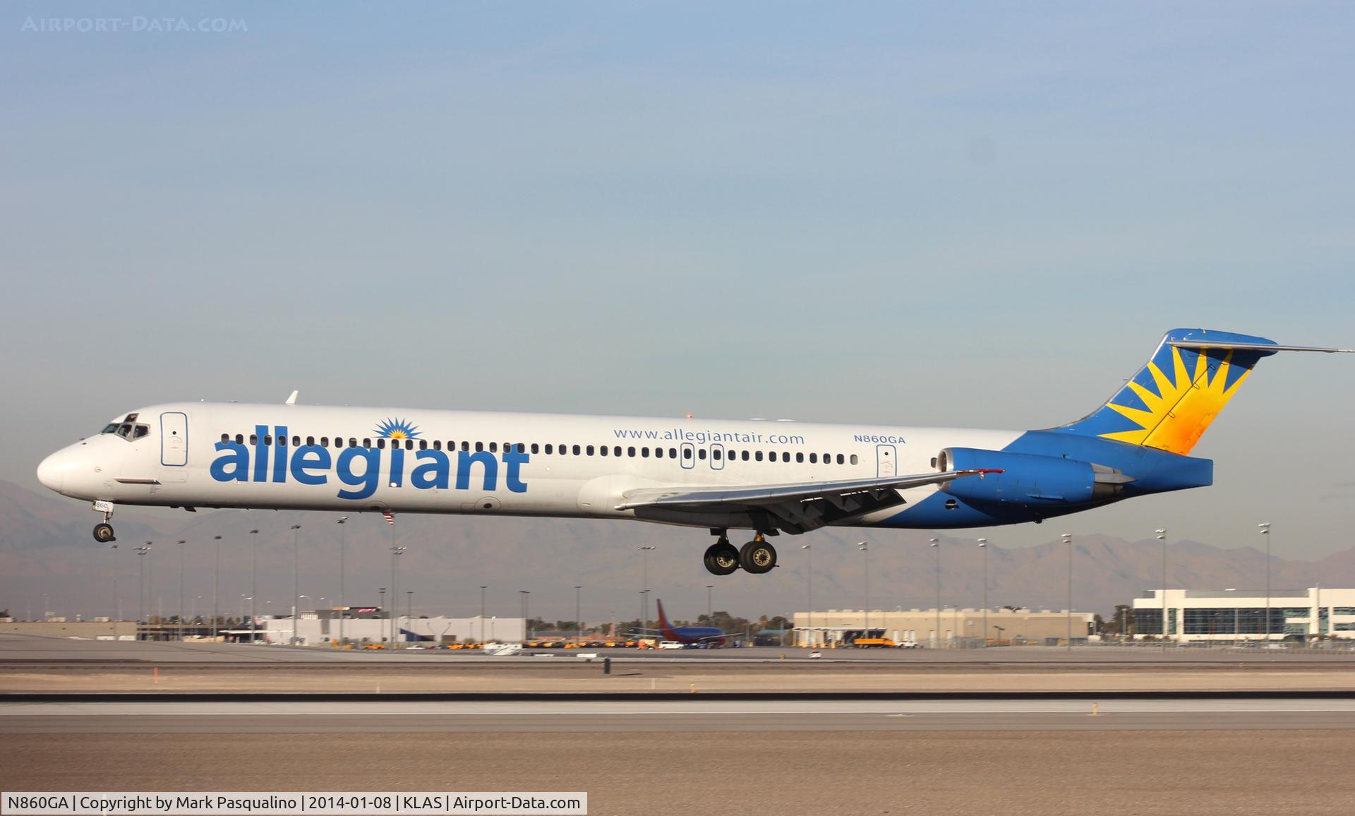 N860GA, 1989 McDonnell Douglas MD-83 (DC-9-83) C/N 49786, MD-83