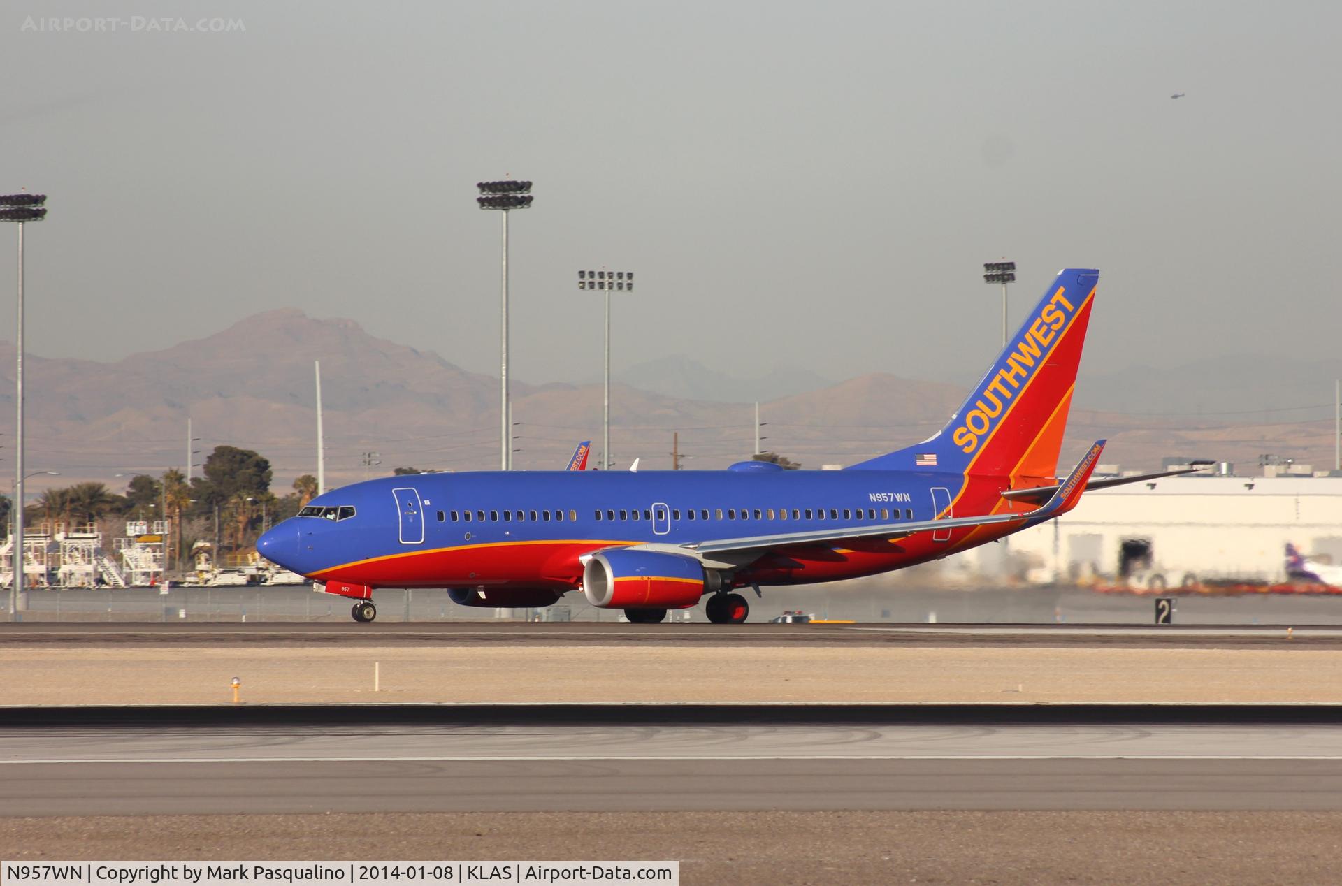 N957WN, 2011 Boeing 737-7H4 C/N 41528, Boeing 737-700