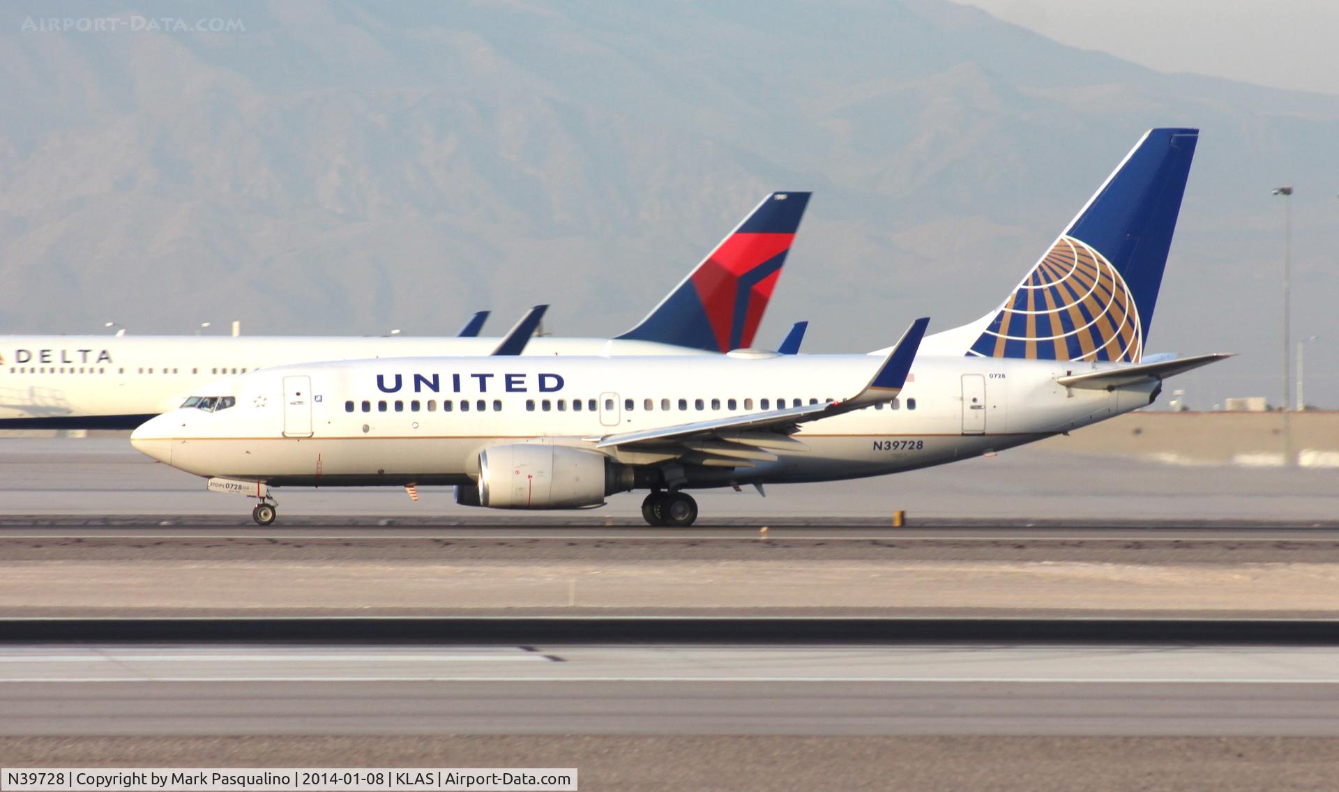 N39728, 1999 Boeing 737-724 C/N 28944, Boeing 737-700