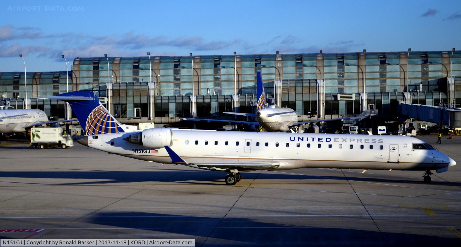 N151GJ, 2005 Bombardier CRJ-702 (CL-600-2C10) Regional Jet C/N 10216, Taxi ORD