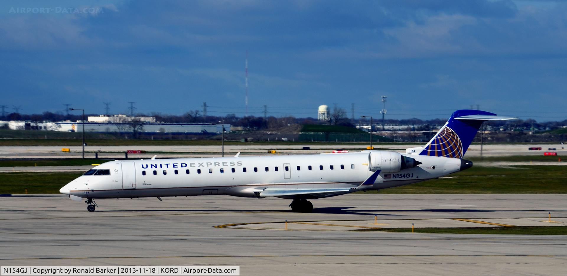 N154GJ, 2005 Bombardier CRJ-702 (CL-600-2C10) Regional Jet C/N 10224, Taxi ORD
