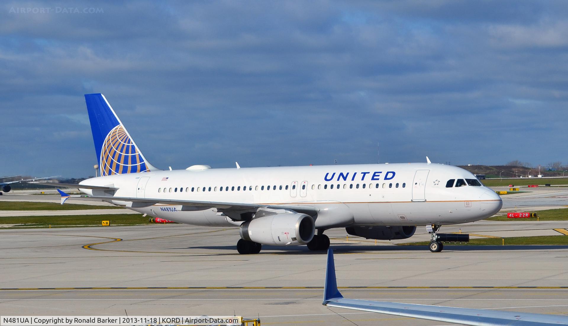 N481UA, 2001 Airbus A320-232 C/N 1559, Taxi ORD