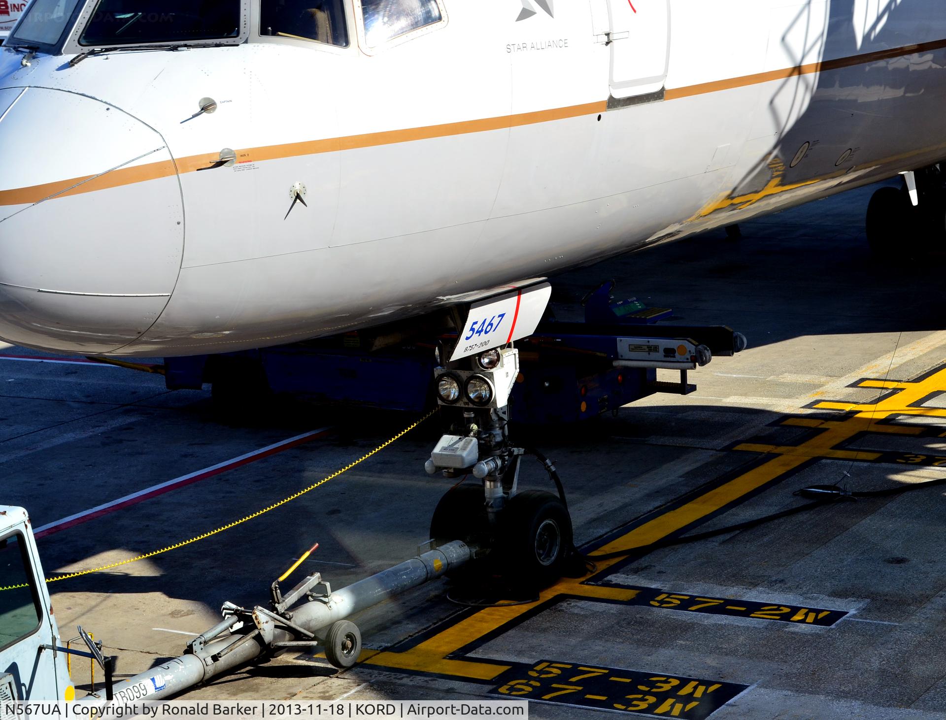 N567UA, 1992 Boeing 757-222 C/N 26673, Gate C11 ORD